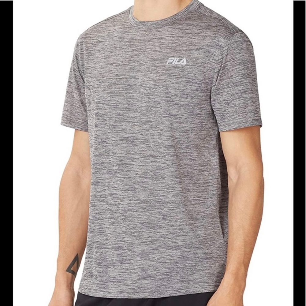 NWT Men’s Size X-Large Fila Short Sleeve Quick Dry Logo Print Tee In Grey
